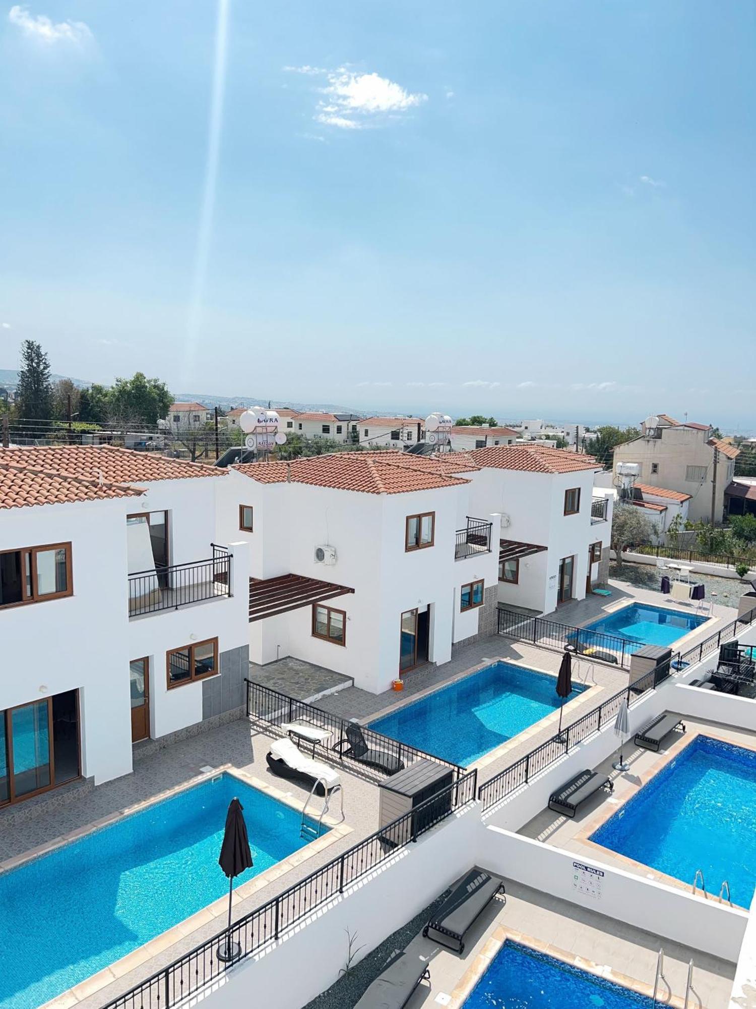 White Mountain Pool Villas 파포스 외부 사진